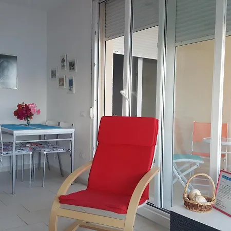 Apartment Bay, Bougainville Bay *