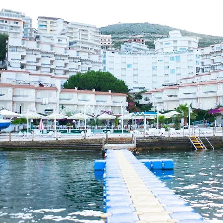 Apartment Bay, Bougainville Bay *