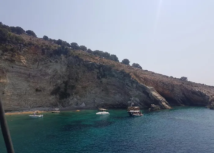 Bay, Bougainville Bay * Sarandë