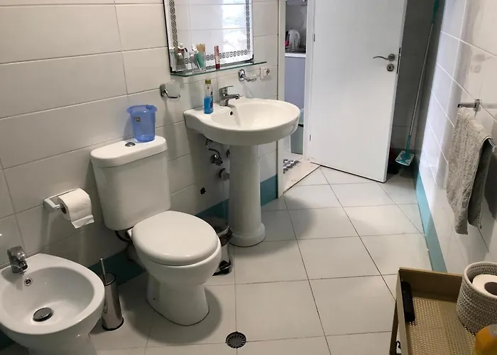 Bay, Bougainville Bay Sarandë