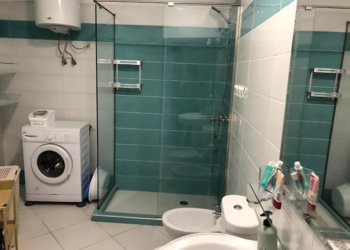 Bay, Bougainville Bay * Sarandë