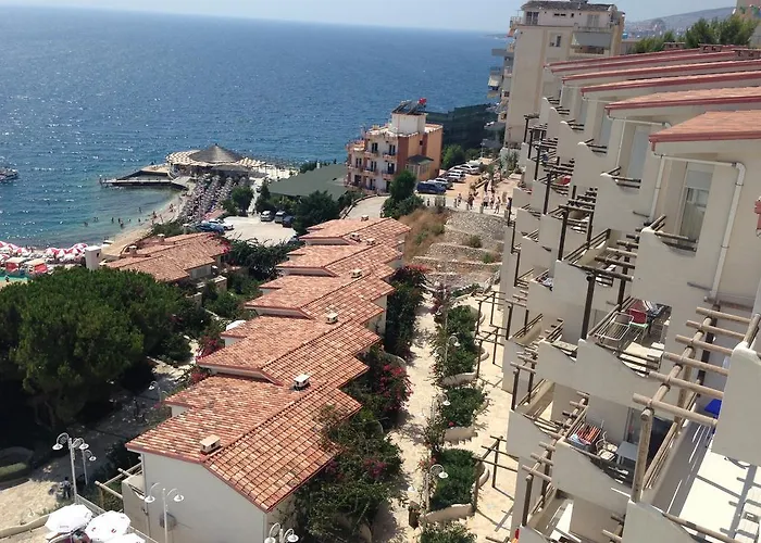 Bay, Bougainville Bay Sarandë