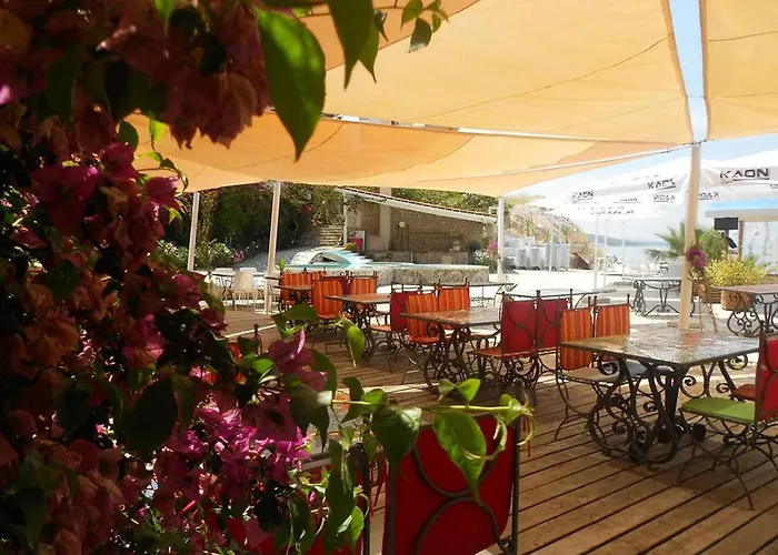 Bay, Bougainville Bay * Sarandë