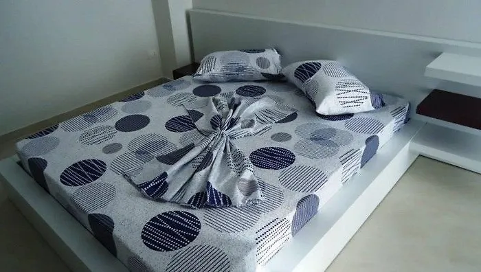 Bay, Bougainville Bay * Sarandë