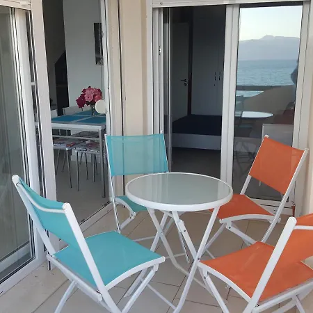 Bay, Bougainville Bay Sarandë