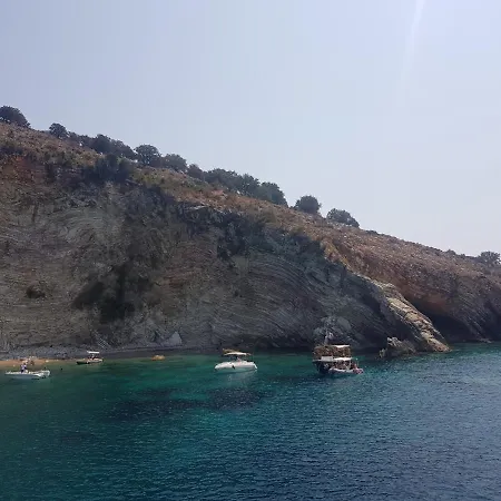 Bay, Bougainville Bay * Sarandë