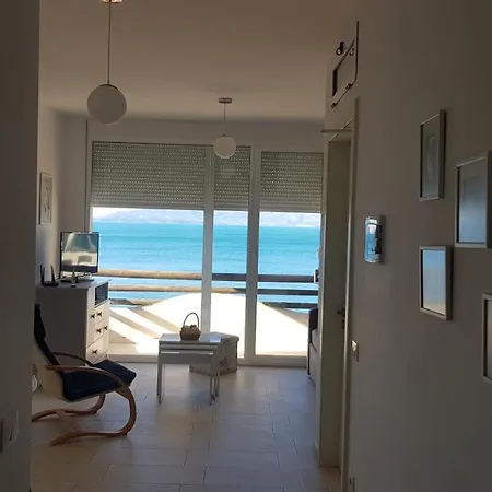 Bay, Bougainville Bay Apartment
