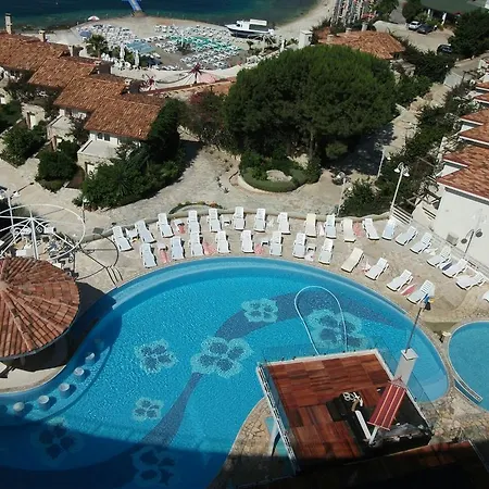 Apartment Bay, Bougainville Bay