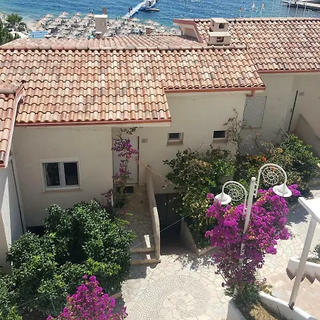 Bay, Bougainville Bay * Sarandë