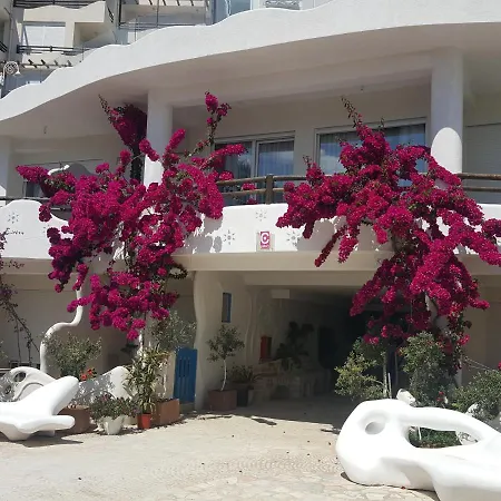 Apartment Bay, Bougainville Bay